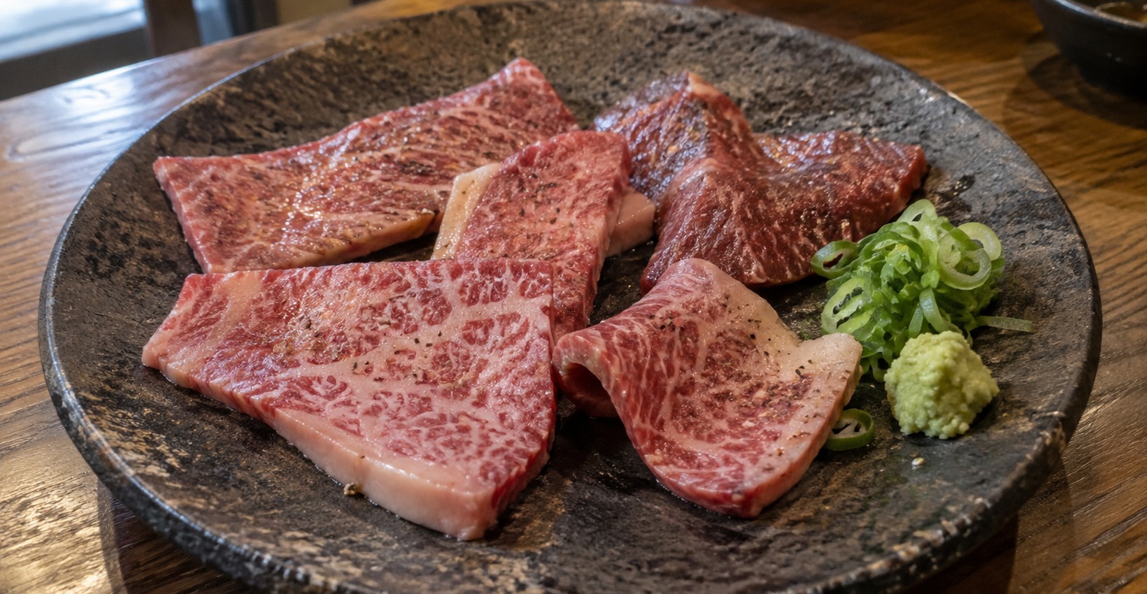 和牛の赤身とカルビ